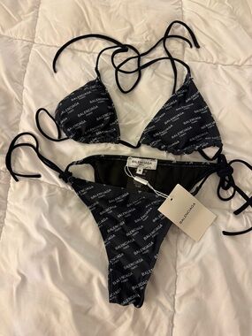 Balenciaga FASHION Black Logo Triangle Bikini Set
